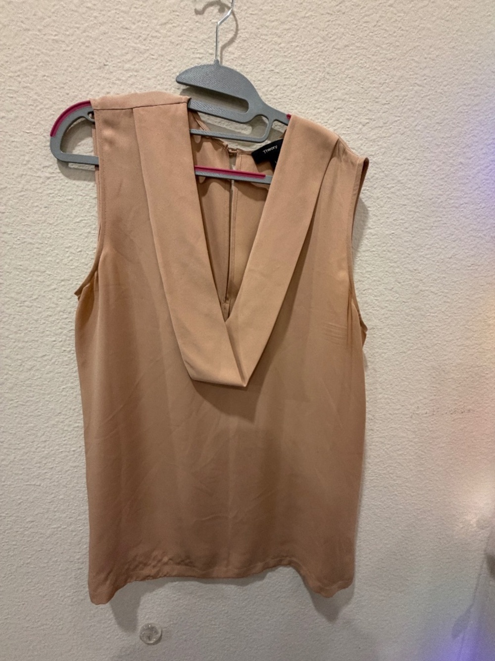 Ladies Theory peach silk blouse size Large, never worn